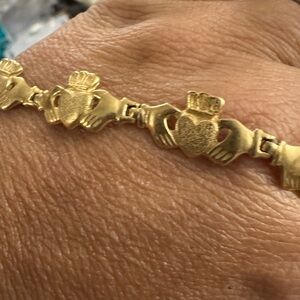 SOLD Gold-toned Claddagh Link Bracelet